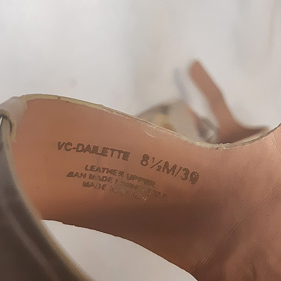 Vince Camuto Dailette Gladiator Sandal toe loop flip flop thong Summer flats - Picture 9 of 9